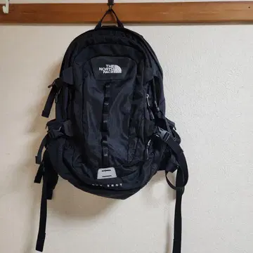 THE NORTH FACE HOT SHOT 블랙 백팩 가격 인하