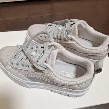 PUMA 통굽 스니커즈