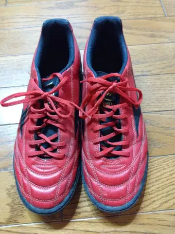 주말 한정 세일 Mizuno 축구화 MONARCIDA 레드