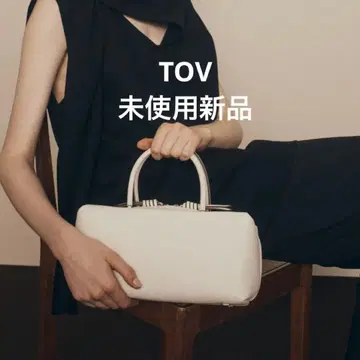 미사용 새상품 TOV 스퀘어 백 인기 화이트