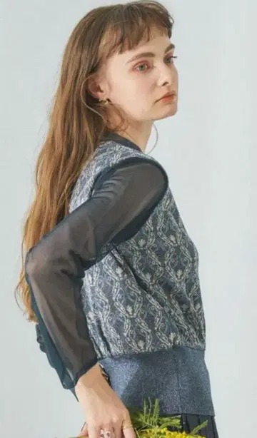 [ 새상품급 ] 퍼블릭 도쿄 시어 슬리브 아트 라메 자카드 니트