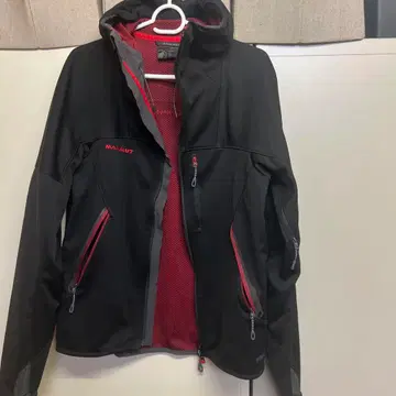 MAMMUT 소프트쉘 자켓 블랙/레드