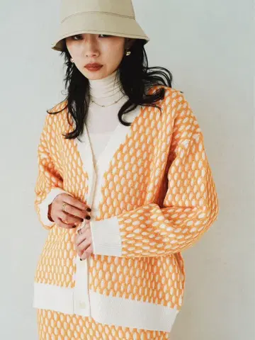 HCAE 미사용 새상품 자카드 패턴 울 혼방 니트 가디건