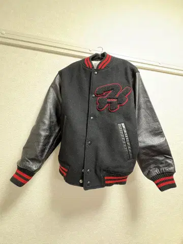 HARVARD 바시티 자켓 M 블랙/레드