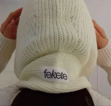 FEKETE 라메 후디 머플러 아이보리