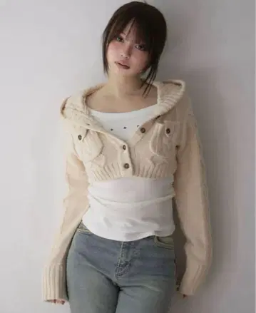 andmary Mary logo cable knit