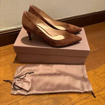 Gianvito Rossi 잔비토 로시 스웨이드 펌프스 35.5