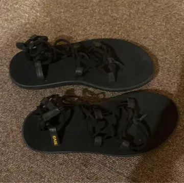 TEVA 샌들