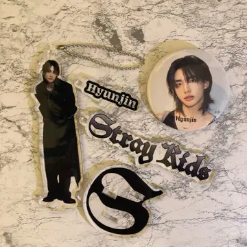 Stray Kids 현진 아크릴 스탠드 배지 dominATE