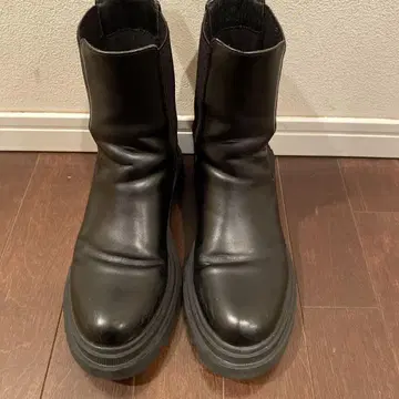 GU 라이트 볼륨 밑창 첼시 부츠 블랙 23.5cm
