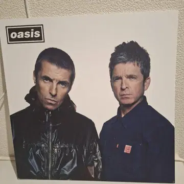 Oasis live '25 팜플렛