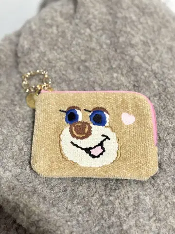 러브러리 바이 페이러 도업 테디걸 L자 파우치