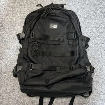NEW ERA Carrier Pack 35L