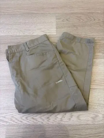 XLARGE 크롭 기장 치노 팬츠