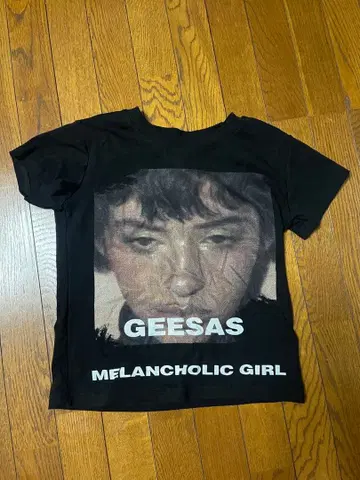 GEESAS 멜랑콜릭 걸 T셔츠 S 사이즈 블랙