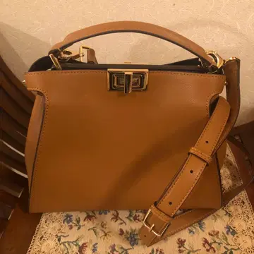 브라운 핸드백 숄더백