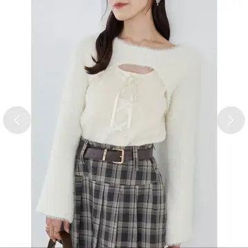 MAJESTIC LEGON 데콜테 오픈 레이스업 니트 아이보리