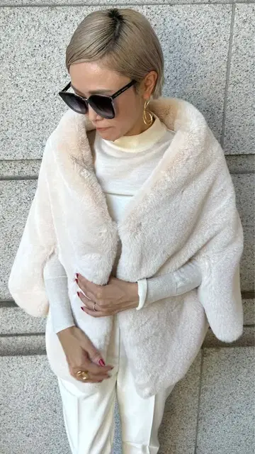 JENNE 리치 볼륨 퍼 케이프 아이보리 [ 새상품 미사용 ]