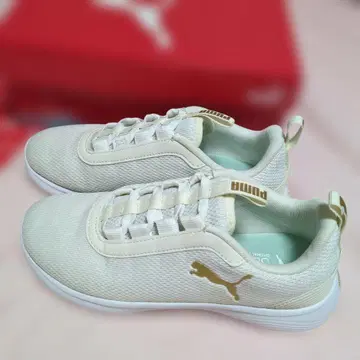PUMA 화이트 스니커즈 23cm