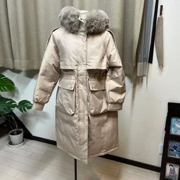 베이지 인조 모피 포함 다운 자켓