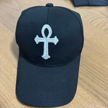 블랙 앙크 크로스 엔젤 자수 캡