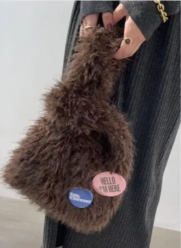 LE TALON 브라운 퍼 토트백