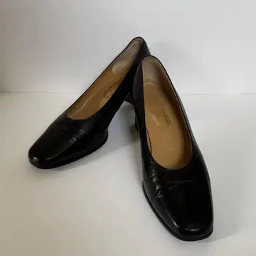 긴자 요시노야 펌프스