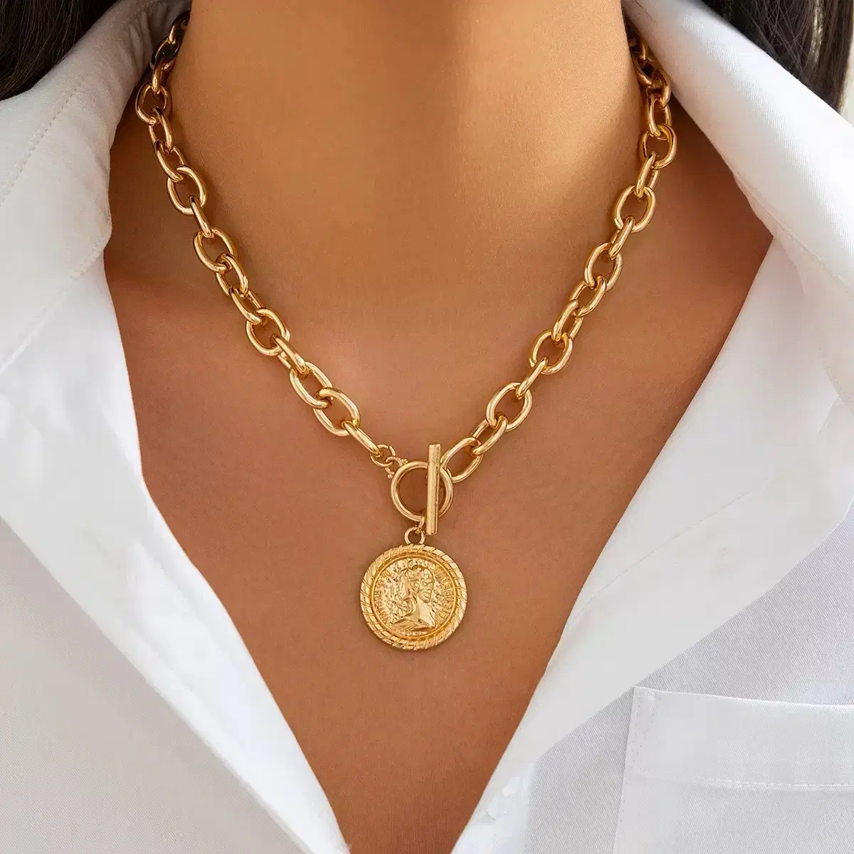 Gold Keum Coin Pendant Chain Necklace on Bunjang Global Site.