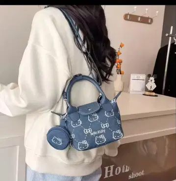 헬로키티 데님 블루 숄더백