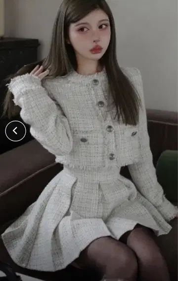 다리치 화이트 트위드 노카라 자켓