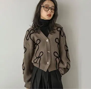 [ 새상품 미사용 ] 리본 라인 니트 가디건 AMELY