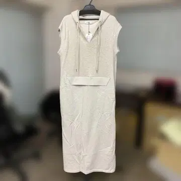 스콧 클럽 새상품 후드 부착 슬리브리스 원피스 그레이