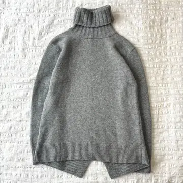 뮤즈 두지엠 클라세 JADE 터틀넥 풀오버 그레이