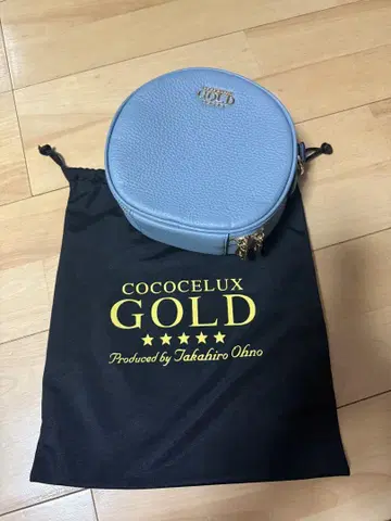 COCOCELUX GOLD 라이트 블루 숄더백