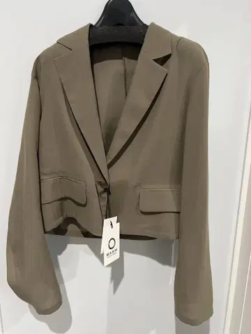 말 유나이티드 애로우즈 숏 자켓