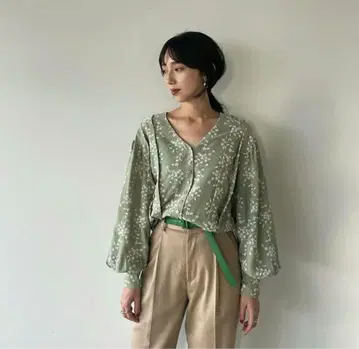 CLANE STRIPE FLOWER EMBROIDERY