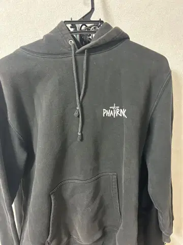 PHARNK 블랙 후드 부착 후드티