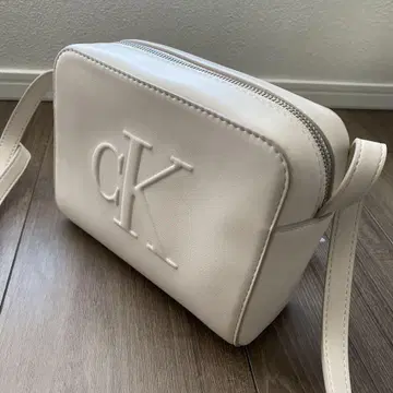 새상품 CK 캘빈클라인 숄더백 파우치 백 숄더 파우치