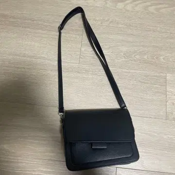 블랙 심플 메신저 백