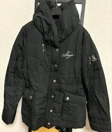 발렌자 42 블랙 퀼팅 자켓