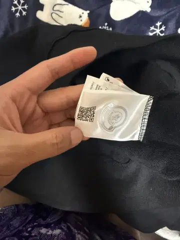 MONCLER 블랙 로고 맨투맨 2개