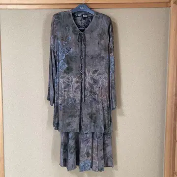 페미닌 카모플라쥬 패턴 (꽃과 잎) 투피스