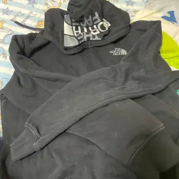 THE NORTH FACE 블랙 후드 부착 후드티