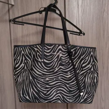 JIMMY CHOO 제브라 패턴 토트백
