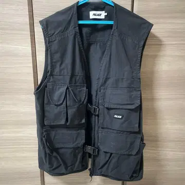 Palace skateboards vest M 사이즈