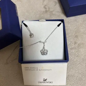 Swarovski 크라운 모티브 목걸이