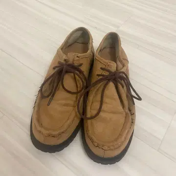 베이지 스웨이드 모카신
