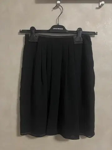 [ EMPORIO ARMANI ] 블랙 쉬폰 플레어 스커트