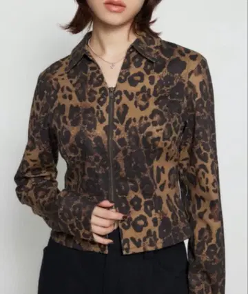 LAGUA GEM LEOPARD COMPACT 셔츠