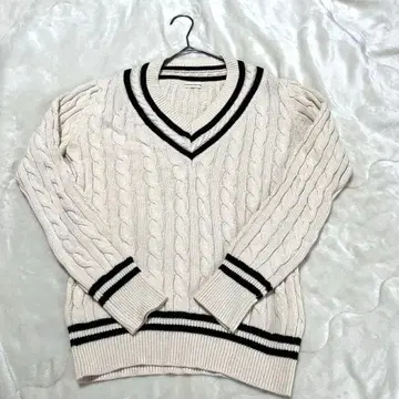 DRESSTERIOR/아이보리/케이블 짜임/V넥 스웨터